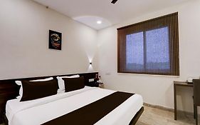 Townhouse Oak Bhooja Hotels